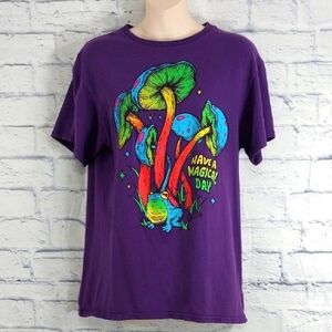 🔵BOGO FREE🔵 Purple Graphic T-Shirt Mushrooms Frog Sz M Short Sleeve
